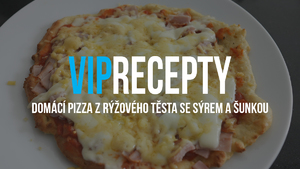 PIZZA Z RÝŽOVÉHO TĚSTA SE SÝREM A ŠUNKOU